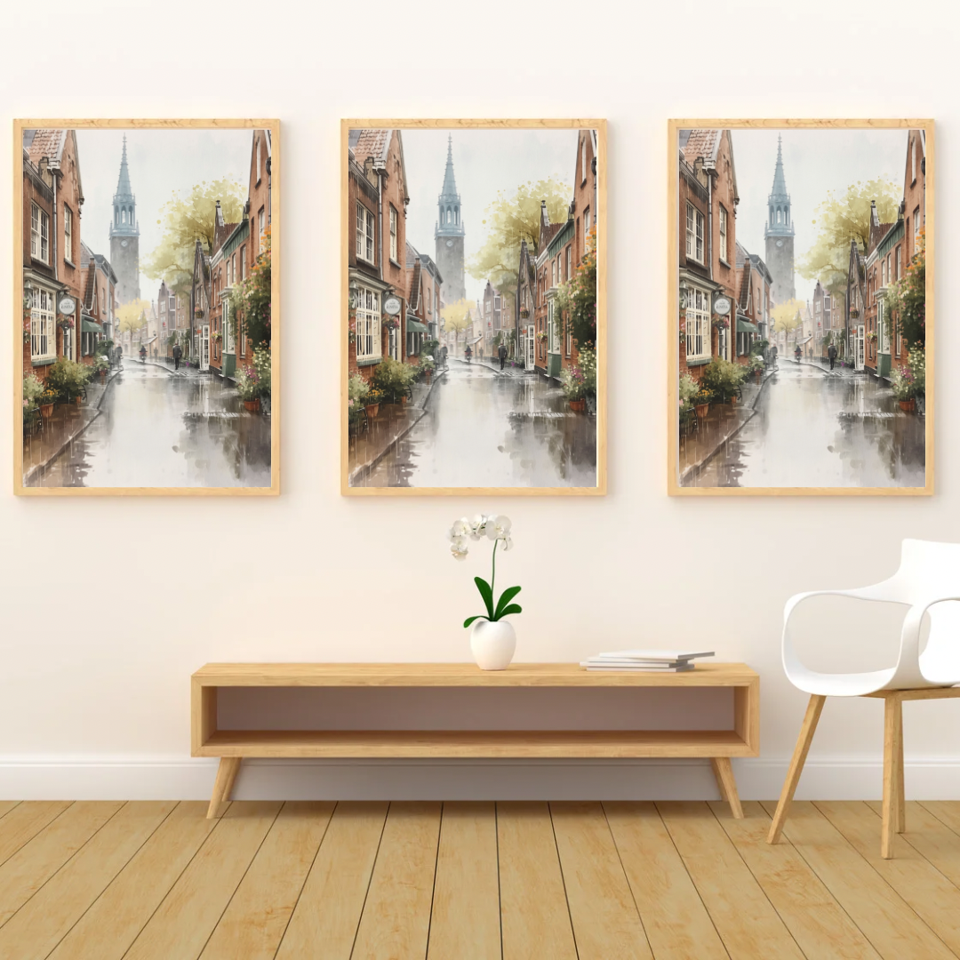 Groningen gracht schilderij als drieluik in smalle lijsten aan witte muur boven houten bankje met witte vaas – aquarel wall art print woonkamer
