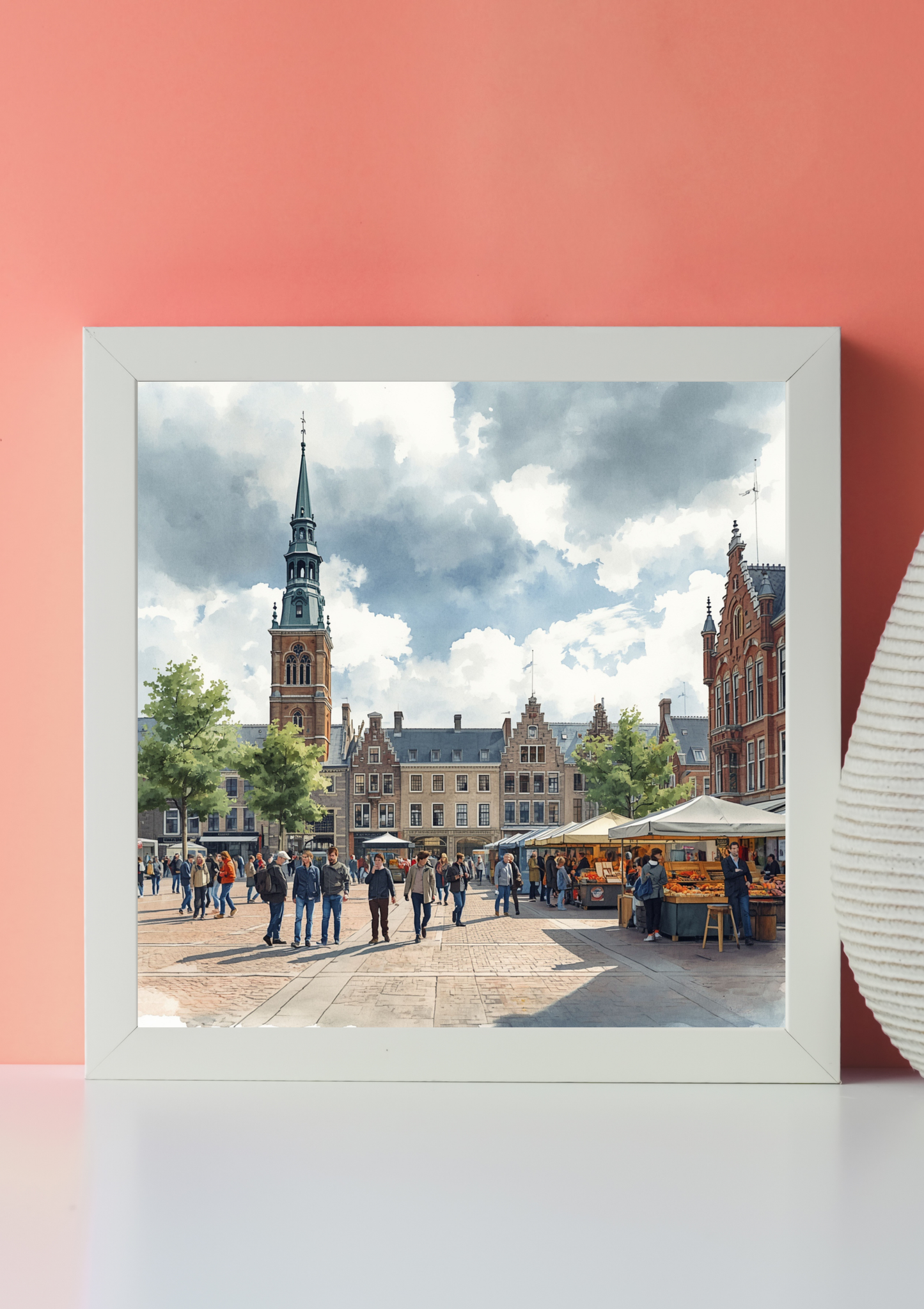Groningen Grote Markt canvas schilderij met Stadhuis en marktkramen in wit frame op roze muur in moderne woonruimte — premium wanddecoratie