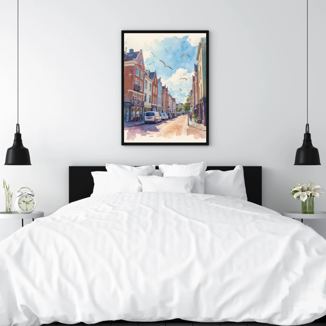 Den Haag stadsplein schilderij in zwarte lijst boven wit bed met zwarte hanglampen – kleurrijke olieverf wall art slaapkamer
