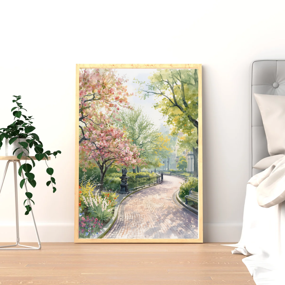 Delft lentepark schilderij als set van twee in witte lijsten naast elkaar aan witte muur boven lichte houten vloer met plant – aquarel wall art woonkamer
