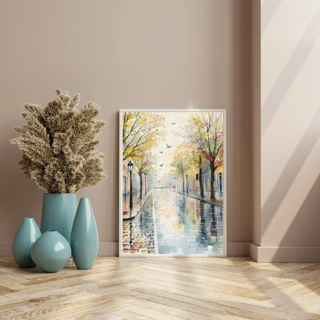 Deventer herfstlaan schilderij in witte lijst staand op houten visgraatvloer naast blauwe vazen met droogbloemen – aquarel wall art entree