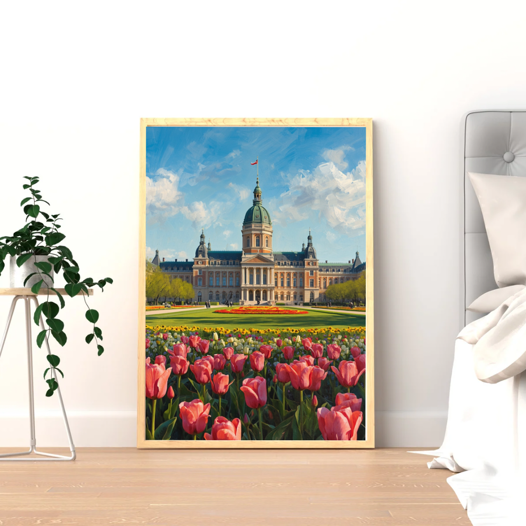 Apeldoorn paleis schilderij in witte lijst staand op lichte houten vloer tegen witte muur naast hangplant en bed – realistisch wall art slaapkamer
