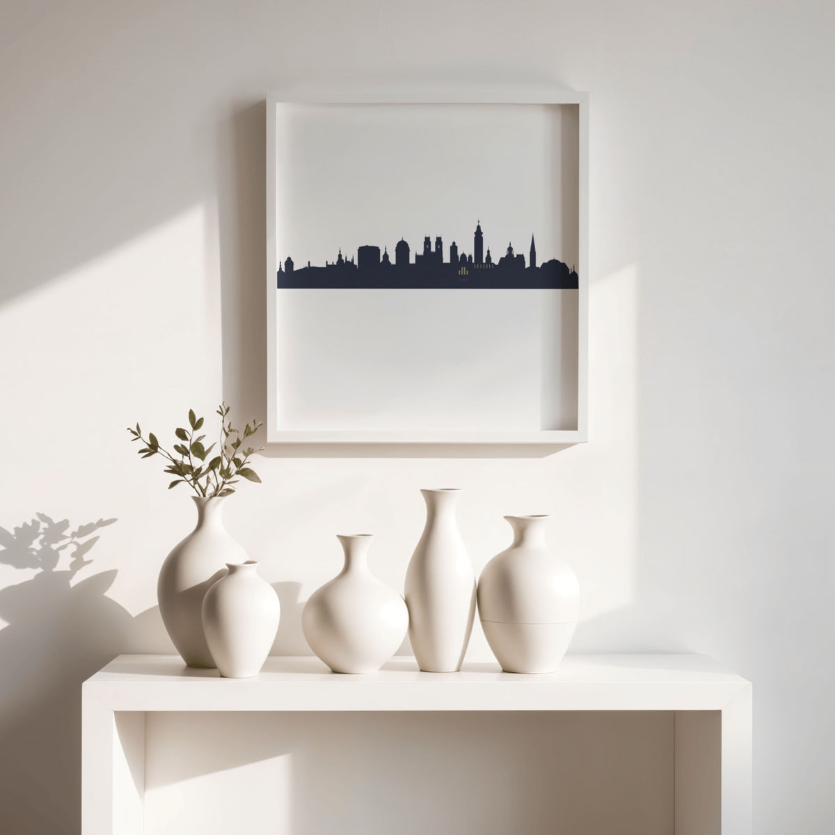 Minimalistisches Skyline-Silhouetten-Gemälde – Schmale schwarze Leinwand Diele