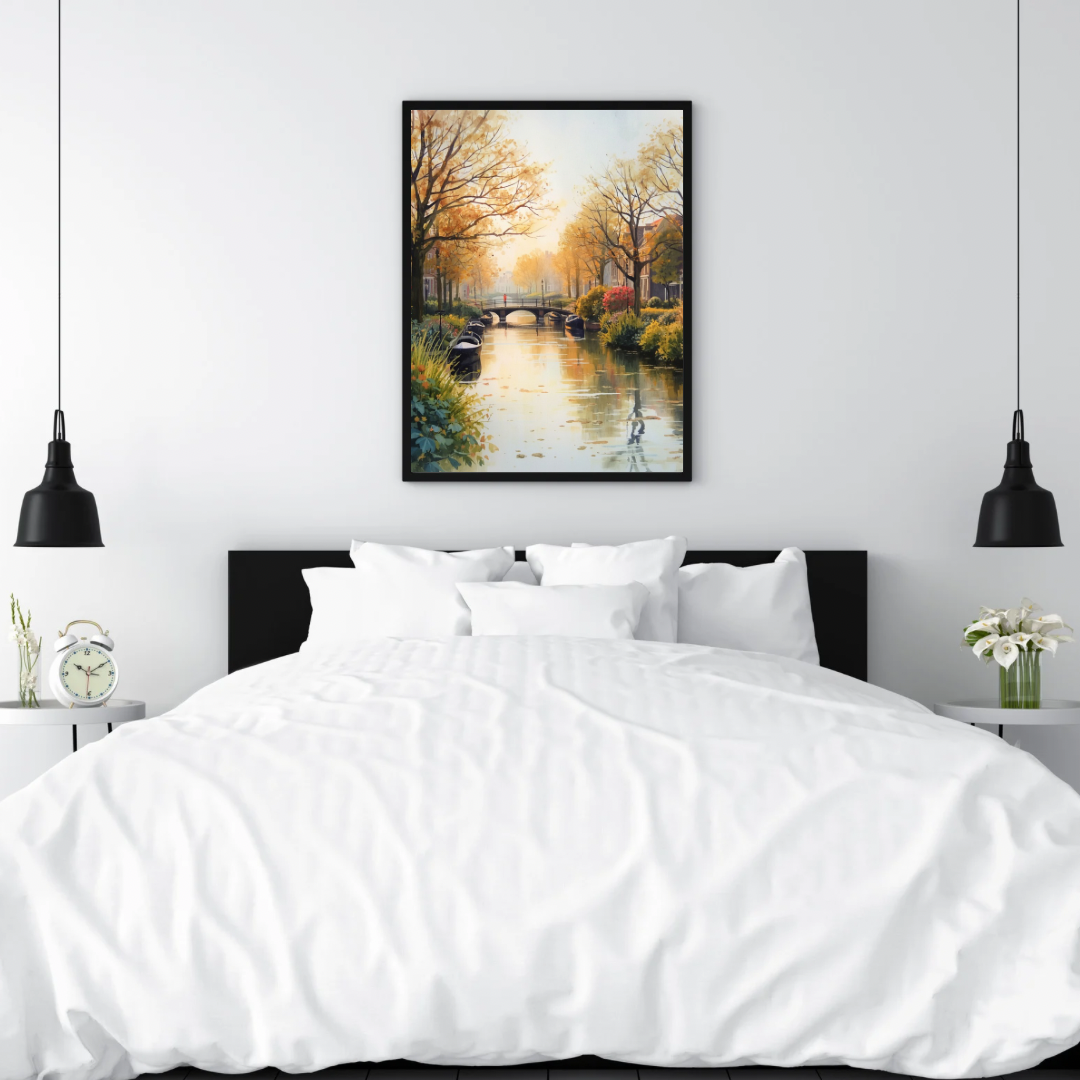 Den Haag herfst gracht schilderij in zwarte lijst boven wit bed met zwarte hanglampen – aquarel wall art slaapkamer
