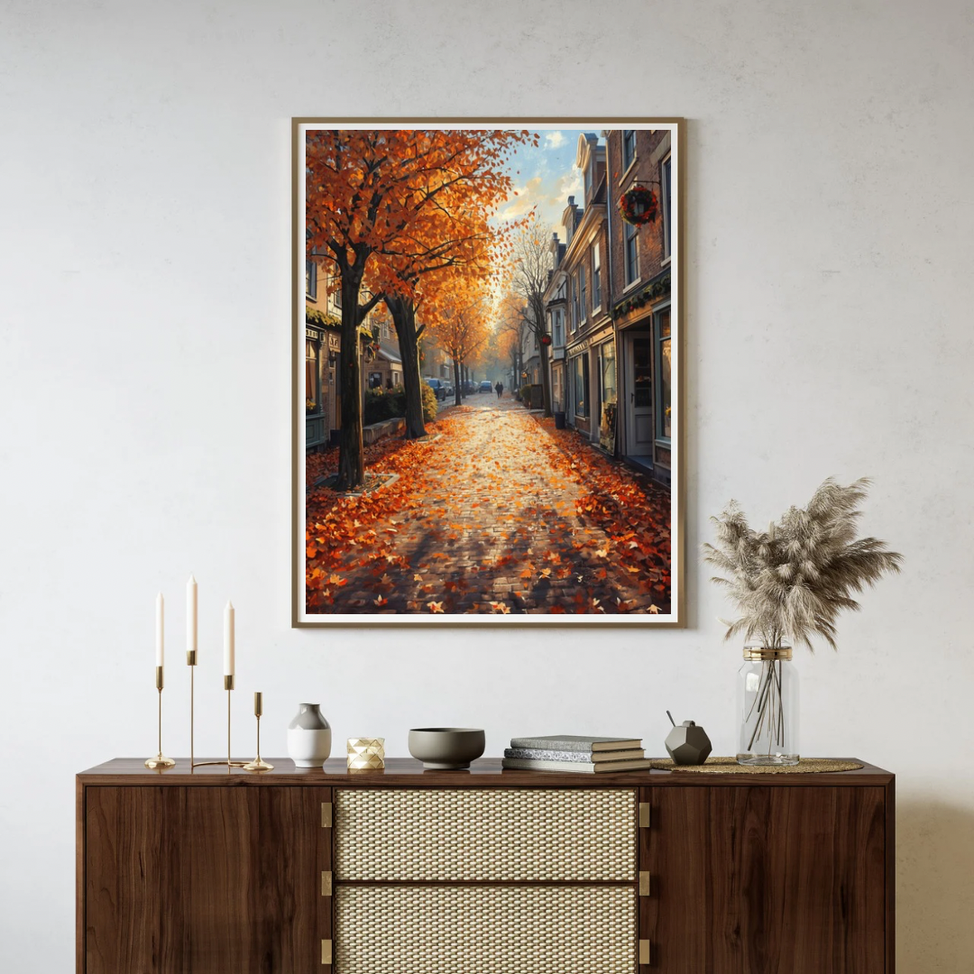 Deventer herfstlaan schilderij in grote houten lijst staand op donker houten dressoir met kaarsen en droogbloemen – olieverf wall art eetkamer
