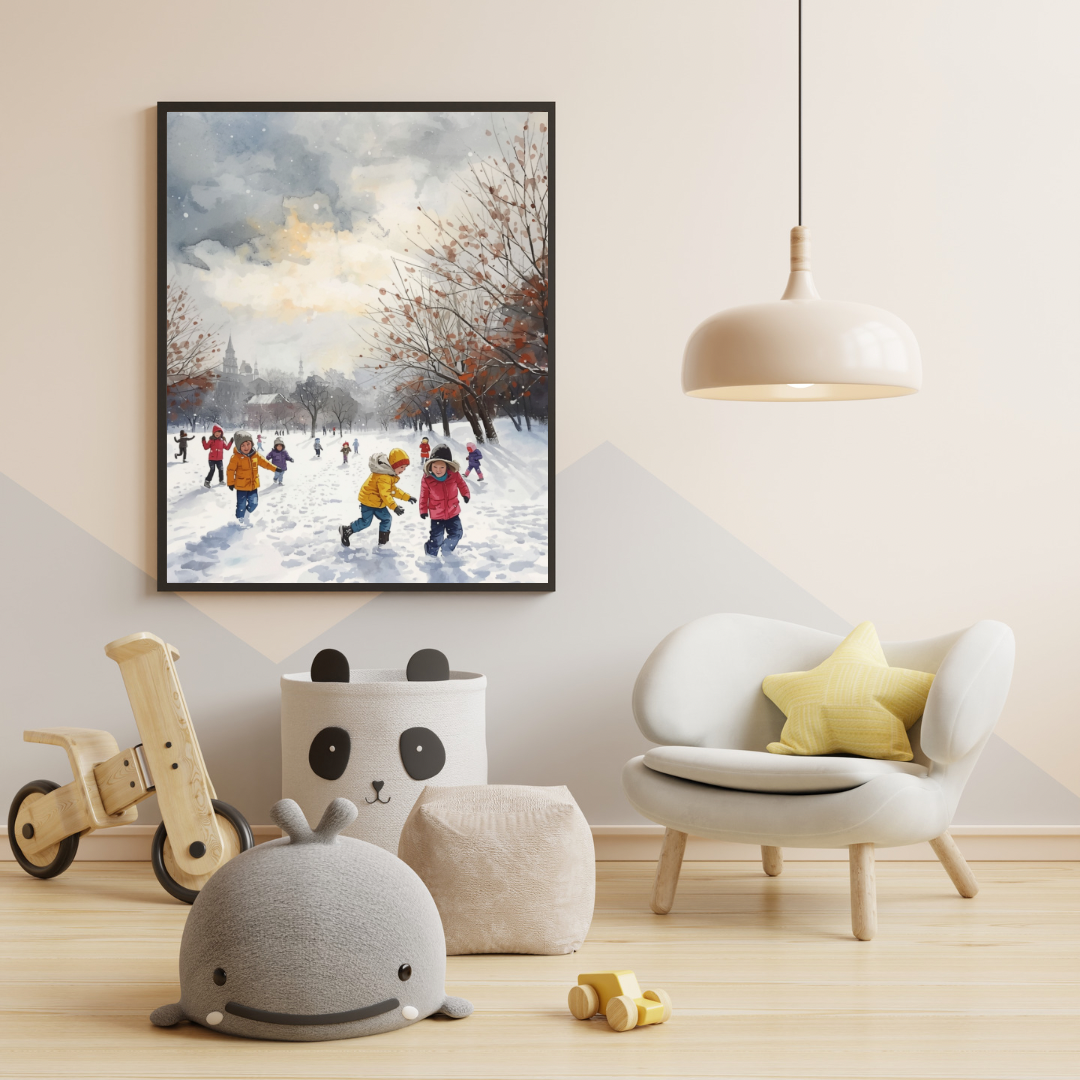 Dordrecht kinderen sneeuw schilderij in zwarte lijst aan witte muur boven witte bank met gele en groene kussens en ronde hanglamp – aquarel wall art woonkamer
