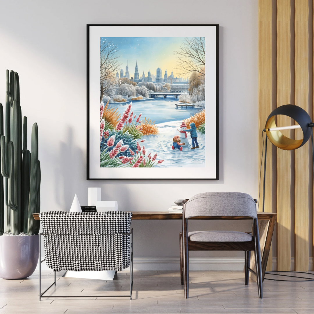 New York Central Park winter schilderij in zwarte lijst aan grijze muur boven donker houten bureau met grijze stoel en grote cactus – aquarel wall art thuiskantoor
