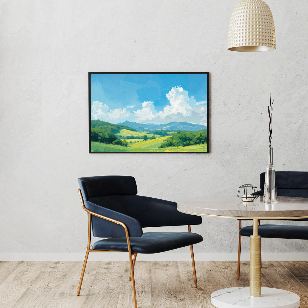 Zomer heuvellandschap schilderij in zwarte lijst aan witte muur boven zwart bureau met zwarte stoel en witte vloerlamp – olieverf wall art thuiskantoor
