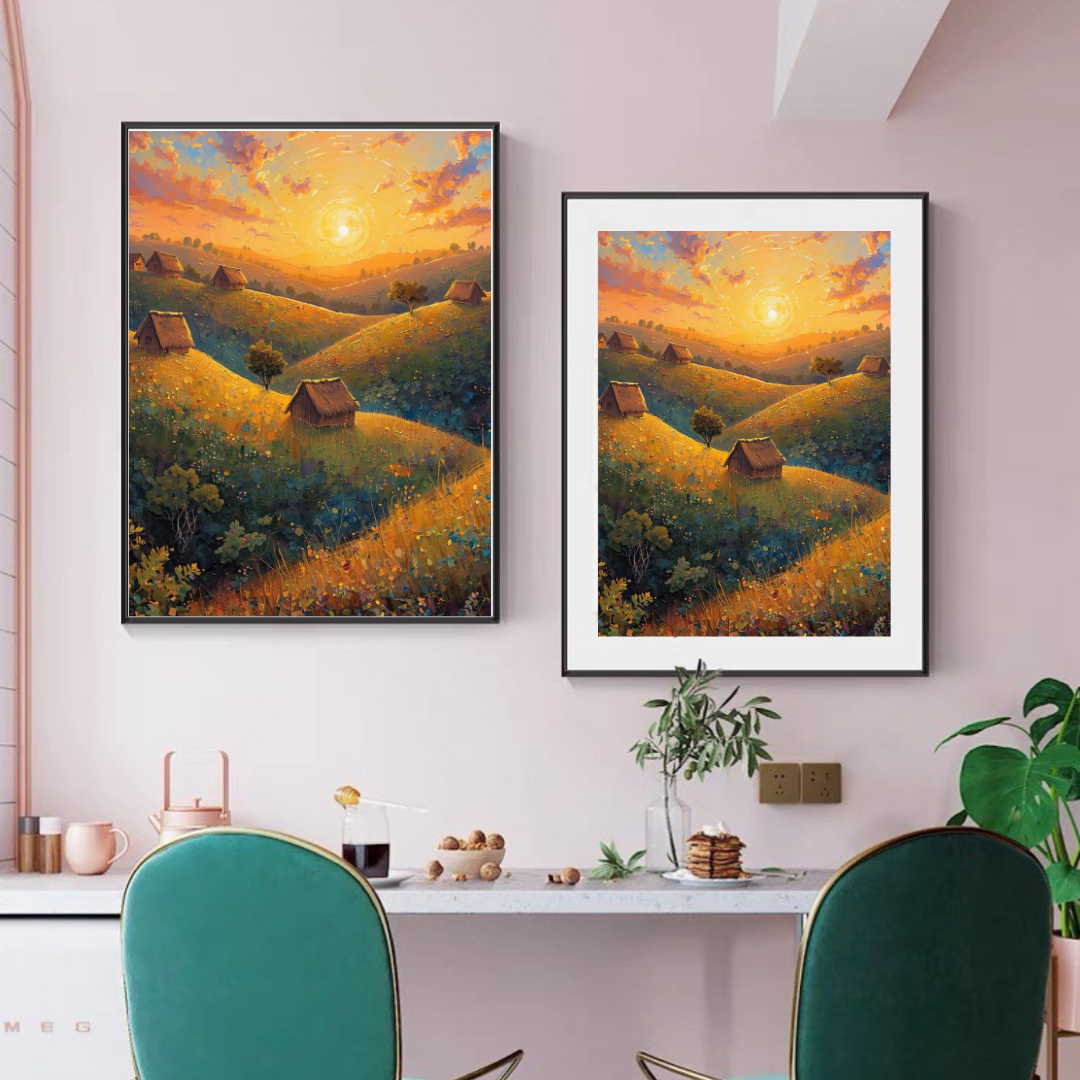 Platteland zonsondergang schilderij als set van twee aan witte muur naast groene stoel en bureau met kaarsen en plant – nostalgisch wall art woonkamer
