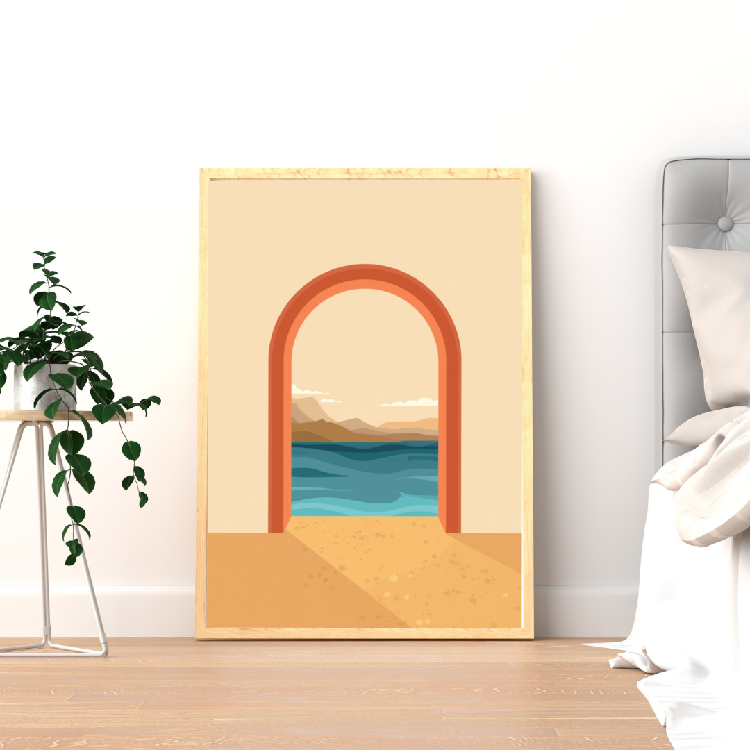Mediterraan boog canvas schilderij op houten plank naast plant in logeerkamer — zee en zand wanddecoratie
