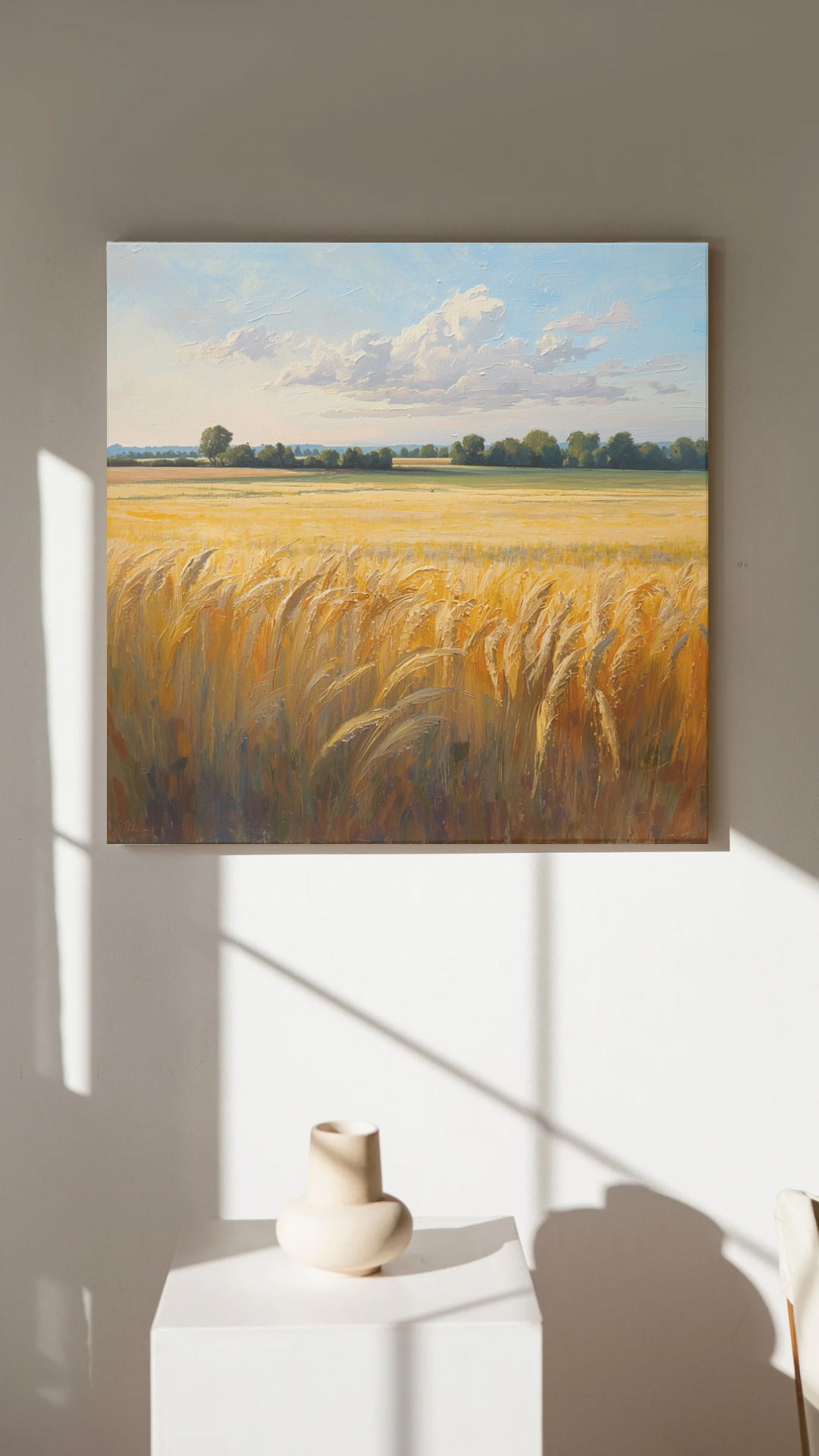 Zwolle graanveld canvas schilderij met gouden aren en wolkenlucht aan witte muur in lichte moderne woonruimte — premium wanddecoratie
