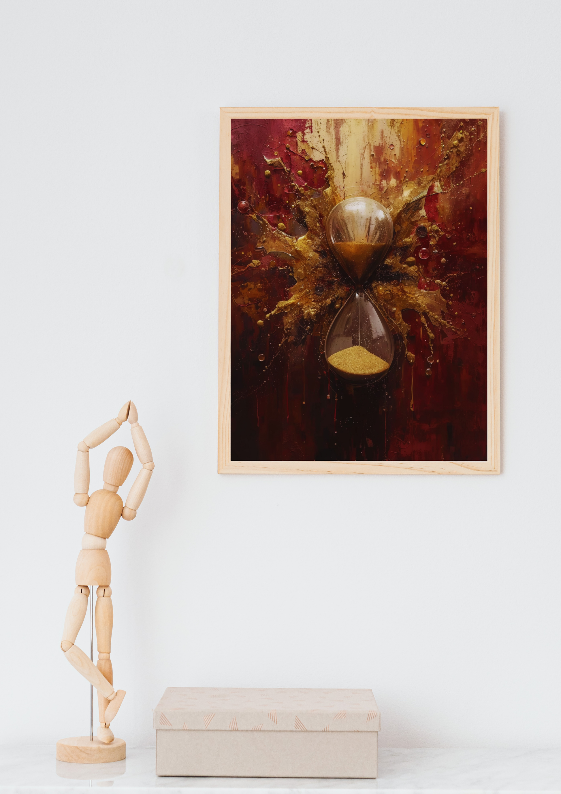 Zandloper goud bordeaux olieverf schilderij in donkere lijst in houten boogvormige nis boven oranje bureau met bureaustoel en pegboard in modern kantoor – cinematisch wall art thuiskantoor
