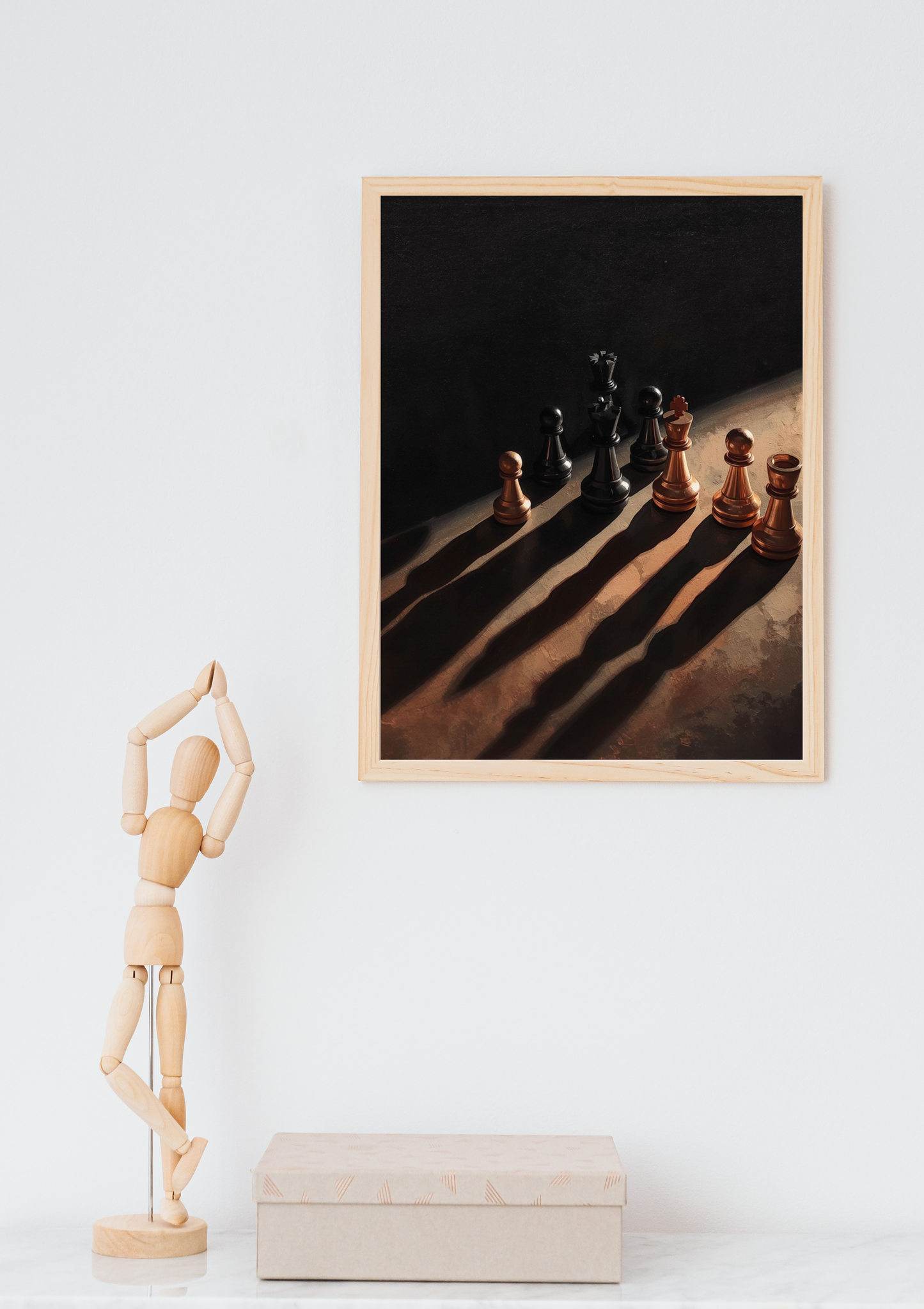 Schaakstukken confrontatie schilderij in donkere lijst in houten boogvormige nis boven oranje bureau met bureaustoel en pegboard in modern kantoor – cinematisch olieverf wall art thuiskantoor
