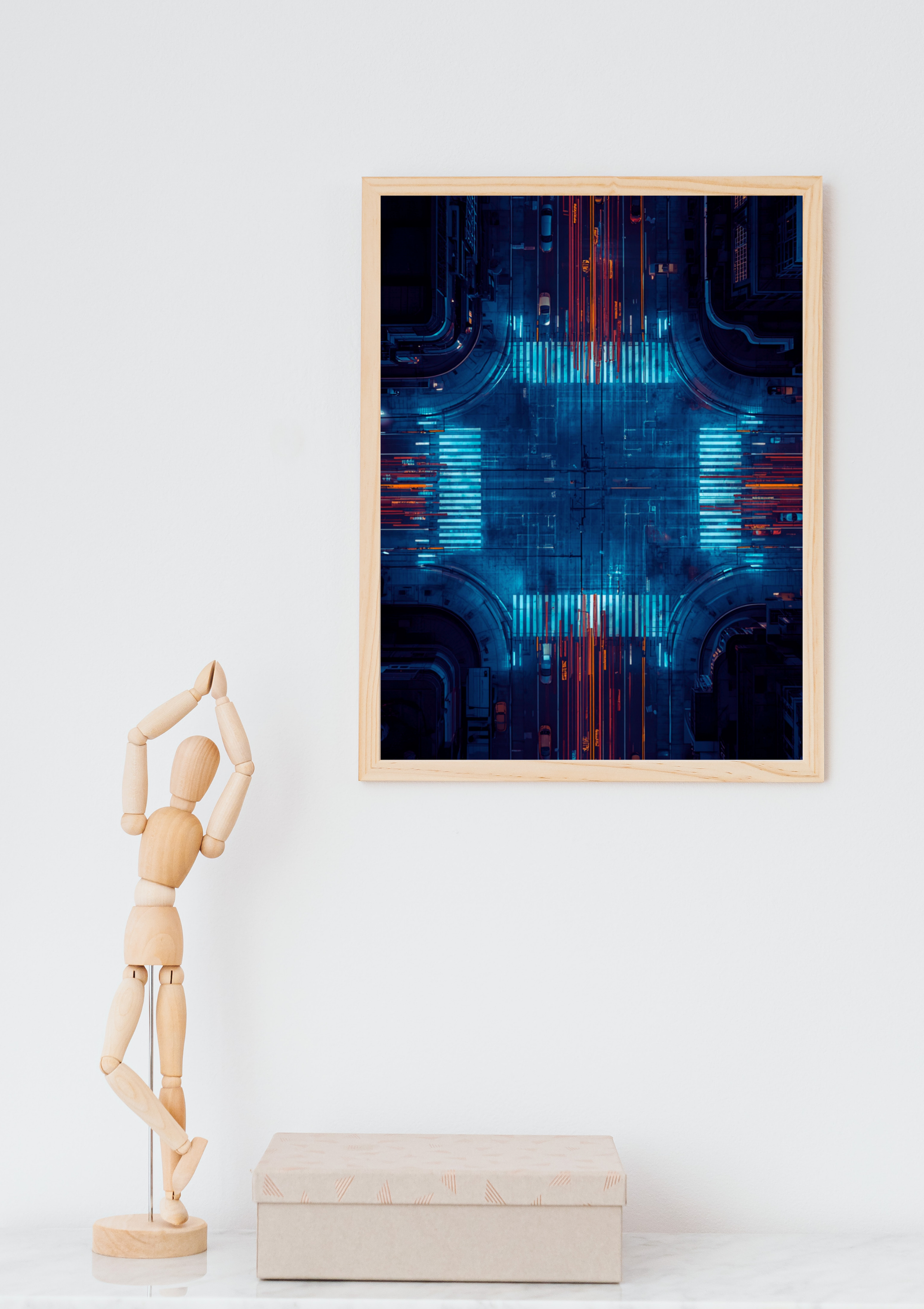 Cyberpunk kruispunt neon schilderij in donkere lijst in houten boogvormige nis boven oranje bureau met bureaustoel en pegboard in modern kantoor – futuristisch wall art thuiskantoor
